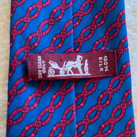 Hermès Vintage Silk Tie Blue Red Interlocking Belt Buckle Motif 100% Silk - Picture 9 of 17